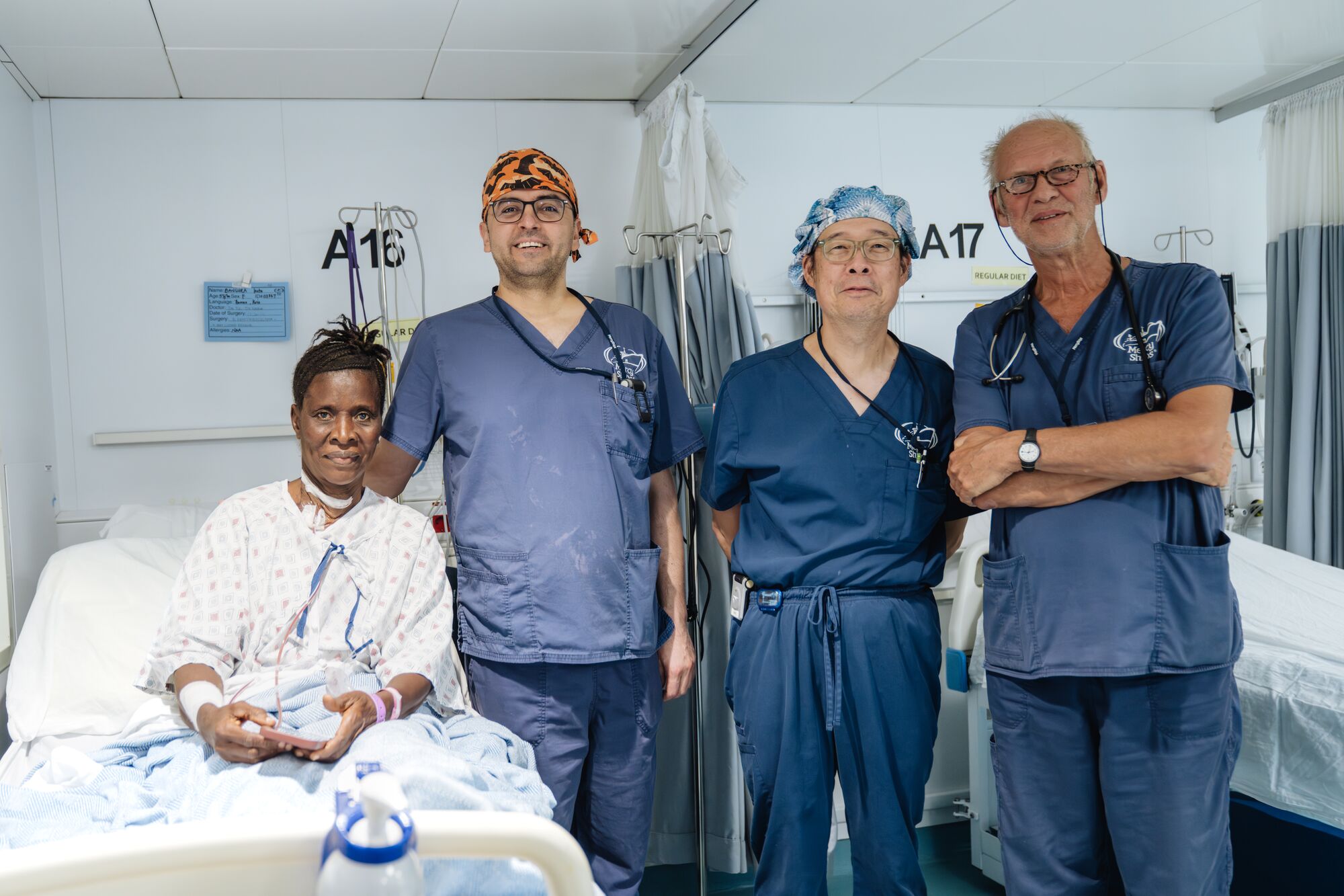 Ali bidrog med många års specialistkunskap inom sköldkörtelkirurgi. Under sin två veckor långa tjänstgöring kom denna expertis till nytta vid behandlingen av patienter med komplexa tillstånd, däribland mycket stora sköldkörteltumörer.